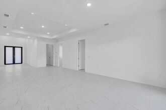 3101 NW 42nd Pl in Cape Coral, FL - Building Photo - Building Photo