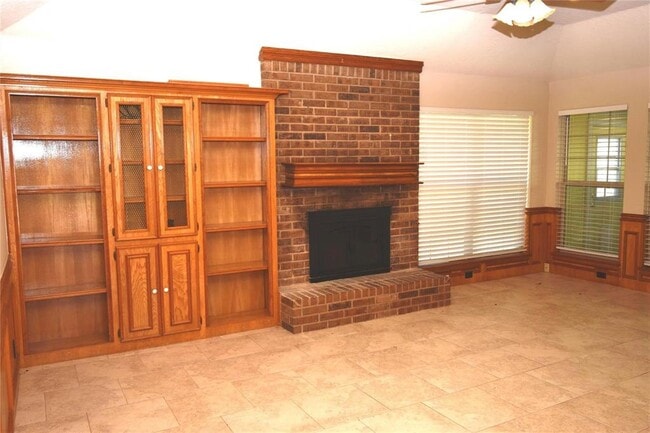 property at 314 Raintree Ln