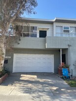 1521 Marine Ave in Seal Beach, CA - Building Photo