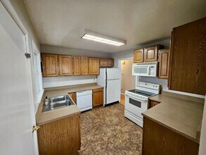 1214 Cooper Ave in Colorado Springs, CO - Building Photo - Building Photo