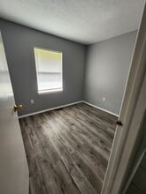 5502 Riata Dr in Louisville, KY - Building Photo - Building Photo