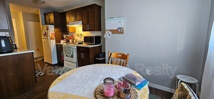 235-235 Husch Rd in Kelowna, BC - Building Photo - Building Photo