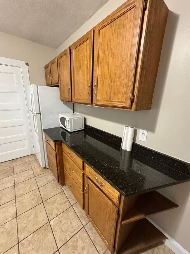 97 Marion St, Unit 1 in Somerville, MA - Foto de edificio - Building Photo