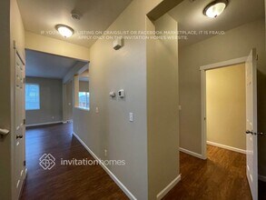 17911 36th Ave E in Tacoma, WA - Foto de edificio - Building Photo