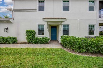 2295 Sawyers Hill Rd in Naples, FL - Foto de edificio - Building Photo