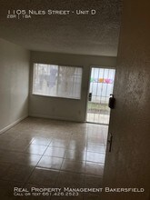 1105 Niles St-Unit -Unit D in Bakersfield, CA - Building Photo - Building Photo