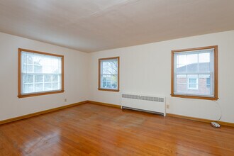 Longfellow Gardens Apartment Homes in Milwaukee, WI - Foto de edificio - Interior Photo