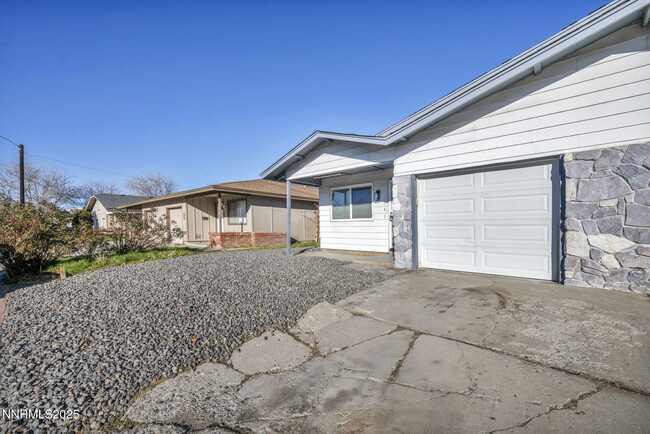 1642 York Wy in Sparks, NV - Building Photo - Building Photo