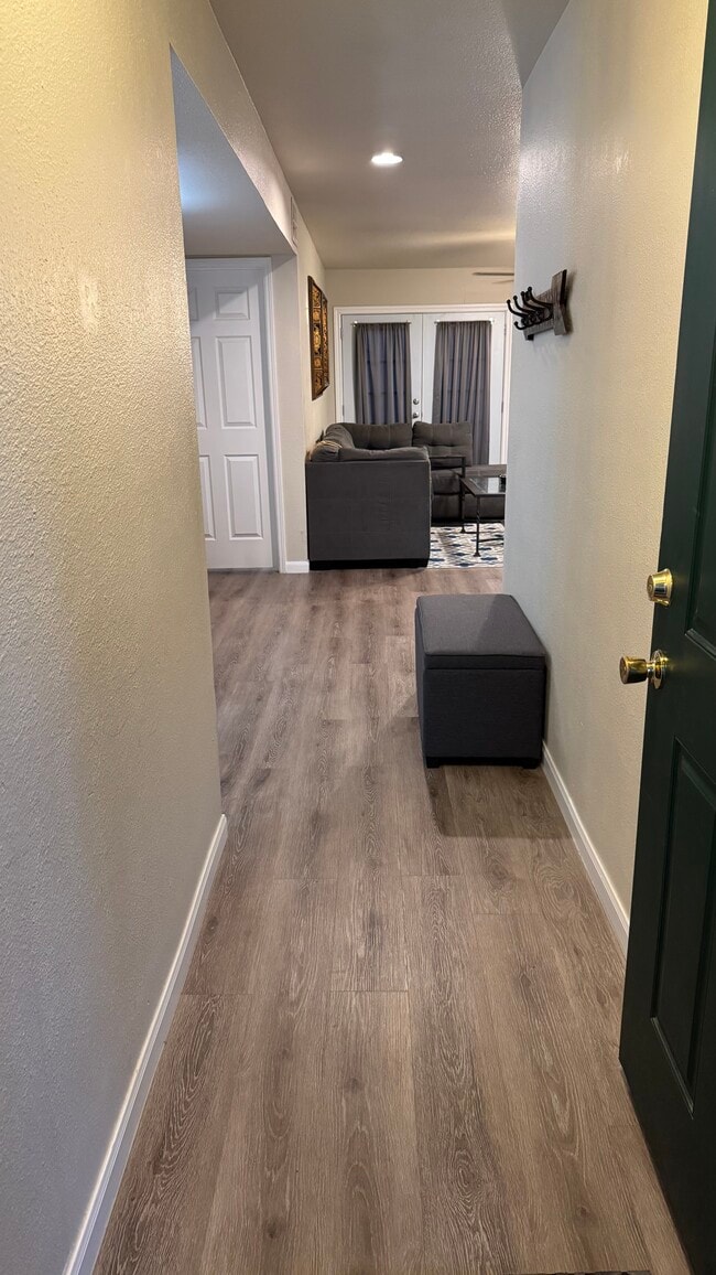 356 W Harwood Rd, Unit C in Hurst, TX - Foto de edificio - Building Photo