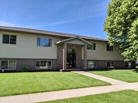 324 W 12th St, Unit #7 in Kearney, NE - Building Photo