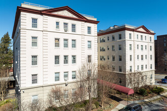 Park Lane in Mount Vernon, NY - Building Photo - Primary Photo