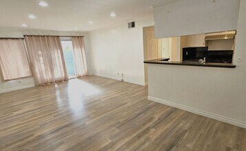 5700 Etiwanda Ave in Los Angeles, CA - Building Photo - Building Photo