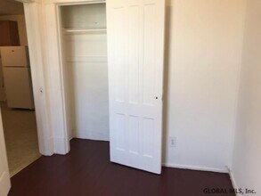201 13th St-Unit -203 1st floor in Watervliet, NY - Building Photo - Building Photo