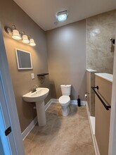 8 Hagood Ave in Charleston, SC - Building Photo - Building Photo