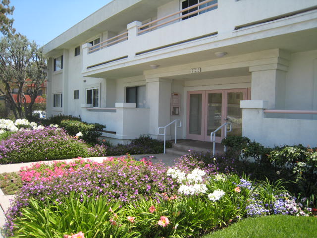 Anza South Apartments in Torrance, CA - Building Photo