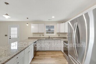 6961 Raymond Ave in North Charleston, SC - Building Photo - Building Photo