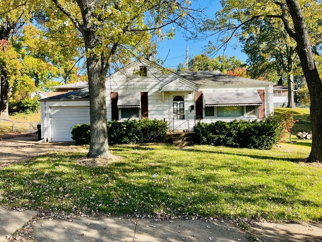 10448 Coburg Lands Dr in St. Louis, MO - Foto de edificio - Building Photo