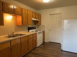 204 W Avenue F in Copperas Cove, TX - Foto de edificio - Building Photo