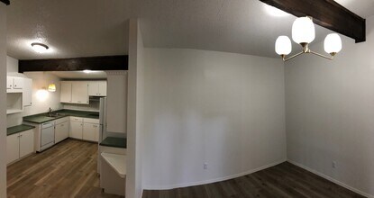 10201 Island View Dr in Oklahoma City, OK - Building Photo - Building Photo