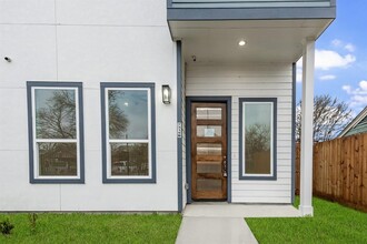 7315 Iwo Jima Rd in Houston, TX - Foto de edificio - Building Photo
