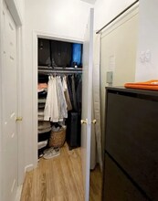317 E Houston St in New York, NY - Building Photo - Building Photo