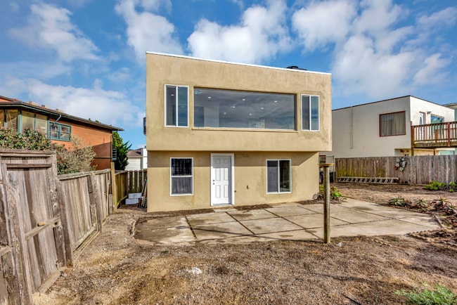 property at 20 Palisades Dr
