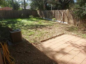 907 Sirocco Dr in Austin, TX - Building Photo - Building Photo