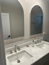 330 Barton Ave, Unit G in Evanston, IL - Building Photo - Building Photo