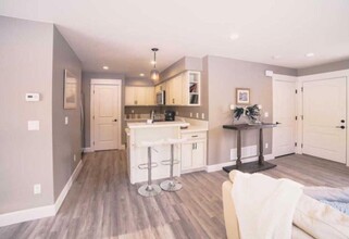 3695 W Autumn Crst Cir-Unit -#4 in Wasilla, AK - Building Photo - Building Photo