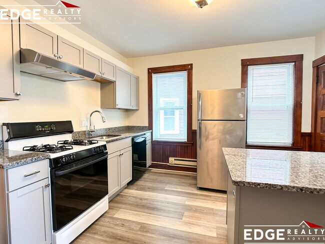 40 Easton St, Unit 1 in Boston, MA - Building Photo - Building Photo