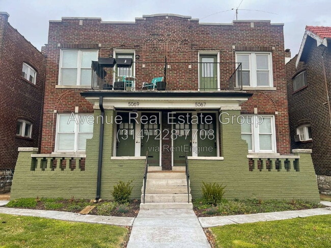 Building Photo