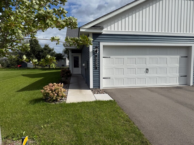 8393 Cherry St in Clear Lake, MN - Building Photo