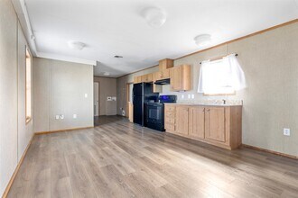 760 Blueberry Rd in Baytown, TX - Foto de edificio - Building Photo