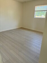 1044 E Ave Q12 in Palmdale, CA - Building Photo - Building Photo