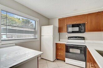 10585 Royal Palm Blvd in Coral Springs, FL - Building Photo - Building Photo