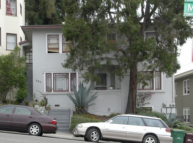 556-558 Mandana Blvd in Oakland, CA - Building Photo - Building Photo