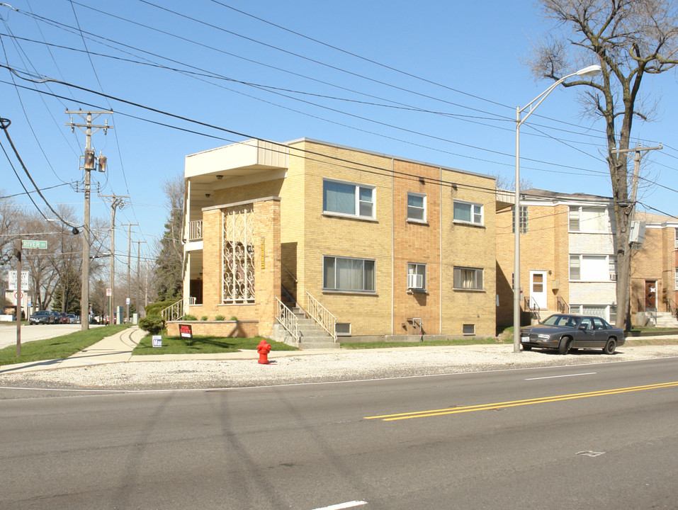 2900 River Rd in River Grove, IL - Building Photo