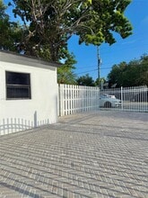 7724 NE 1st Ave in Miami, FL - Building Photo - Building Photo