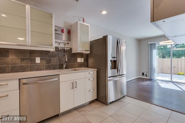 property at 5735 Nordeen Oak Ct