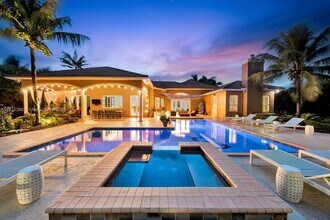 5050 SW 166th Ave in Southwest Ranches, FL - Foto de edificio - Building Photo