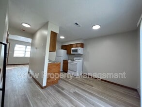 1306 S Jackson St in Junction City, KS - Building Photo - Building Photo