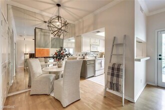 3840 Far W Blvd-Unit -Apt 216 in Austin, TX - Building Photo - Building Photo