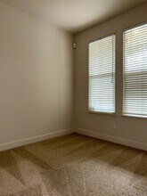 481 Jacobs Dr in Merced, CA - Building Photo - Building Photo