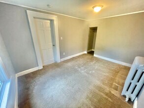 1 Macnaughton Ave, Unit D in Rensselaer, NY - Building Photo - Building Photo