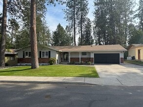 6 E Regina Ave in Spokane, WA - Building Photo - Building Photo