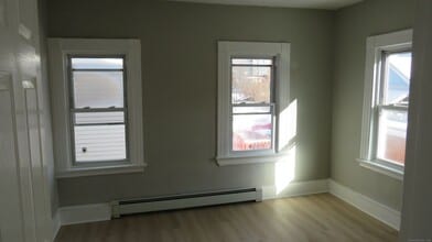 191 Ferry St in New Haven, CT - Building Photo - Building Photo