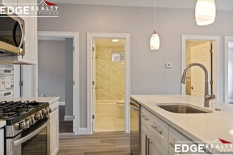 146 Sutherland Rd, Unit 3 in Boston, MA - Foto de edificio - Building Photo