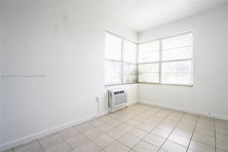 1935 Calais Dr in Miami Beach, FL - Building Photo - Building Photo