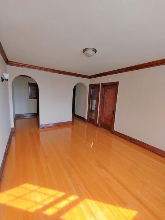 6116 W Cermak Rd in Cicero, IL - Building Photo