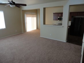 6215 Van Eps Ct in Las Vegas, NV - Foto de edificio - Building Photo